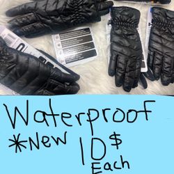 NEW **SNOW GLOVES 🧤 ADULT WOMEN 10$ EACH FIRM PRICE THEY ARE 16$ Plus Tax At Costco