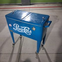 Ice Chest  Good Condition 