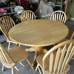 SOLID WOOD Table And 6 Chairs 