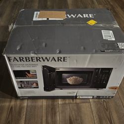 Farberware FM09BKA Compact Countertop Microwave Oven 0.9 Cu. Ft. 900-Watt 