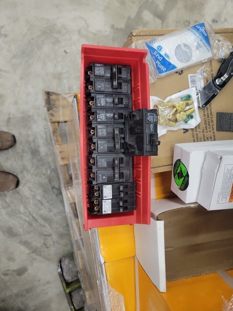 Lot Of Siemen Breakers. 10 Circuits