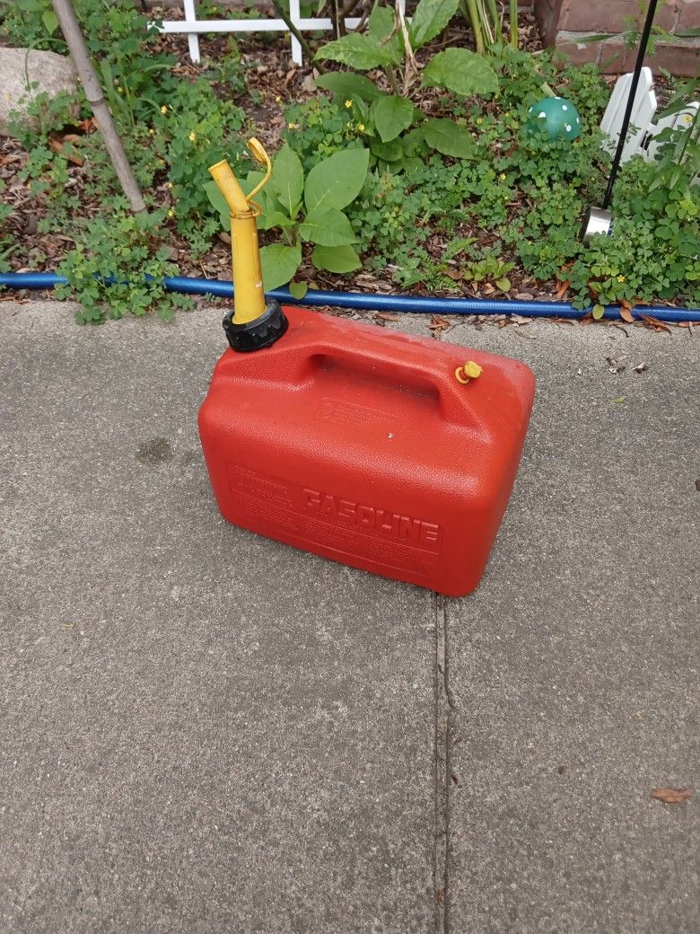 Red 2.5 Gallon Gasoline Container 