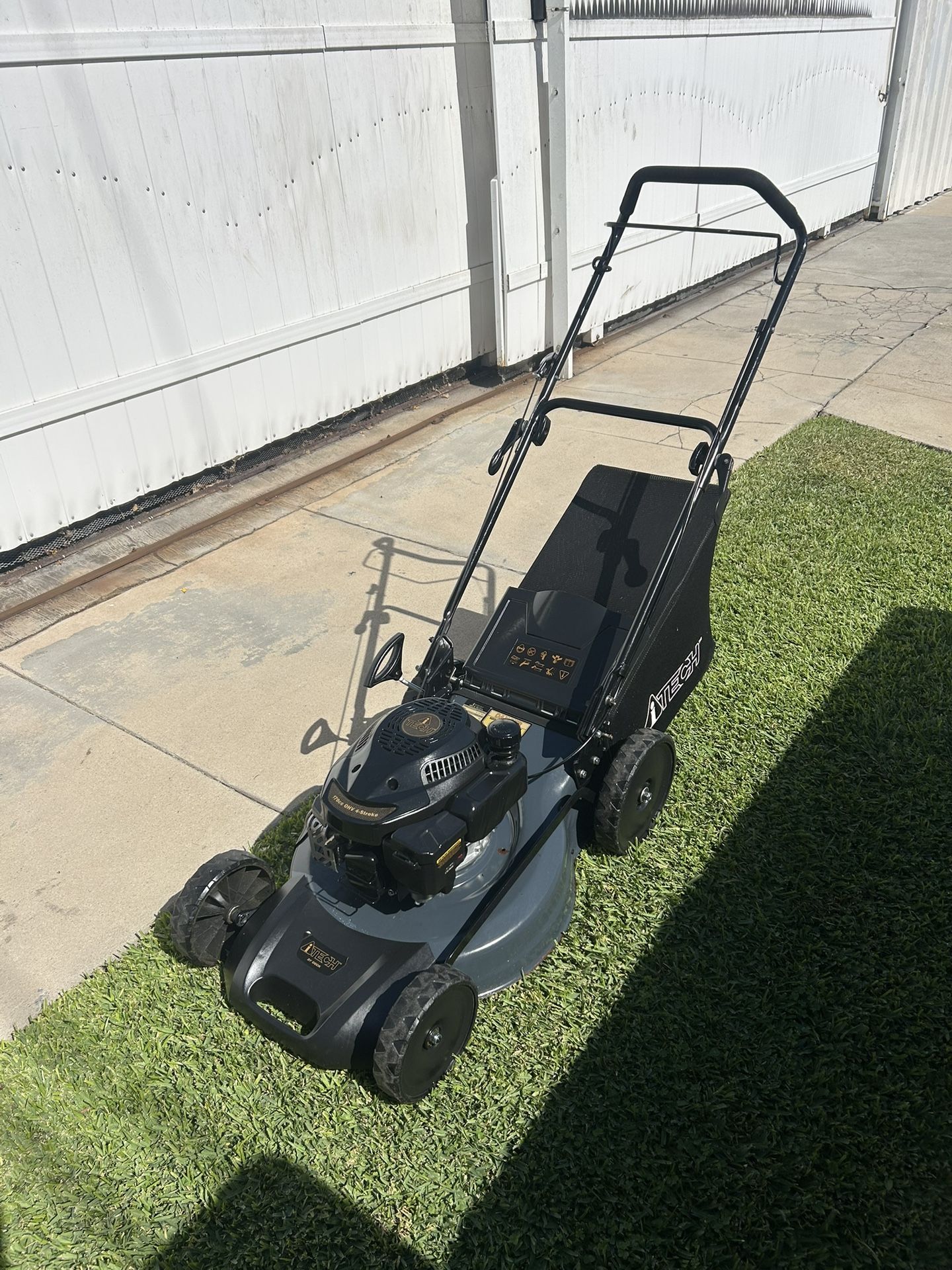 iTech Push Lawn Mower