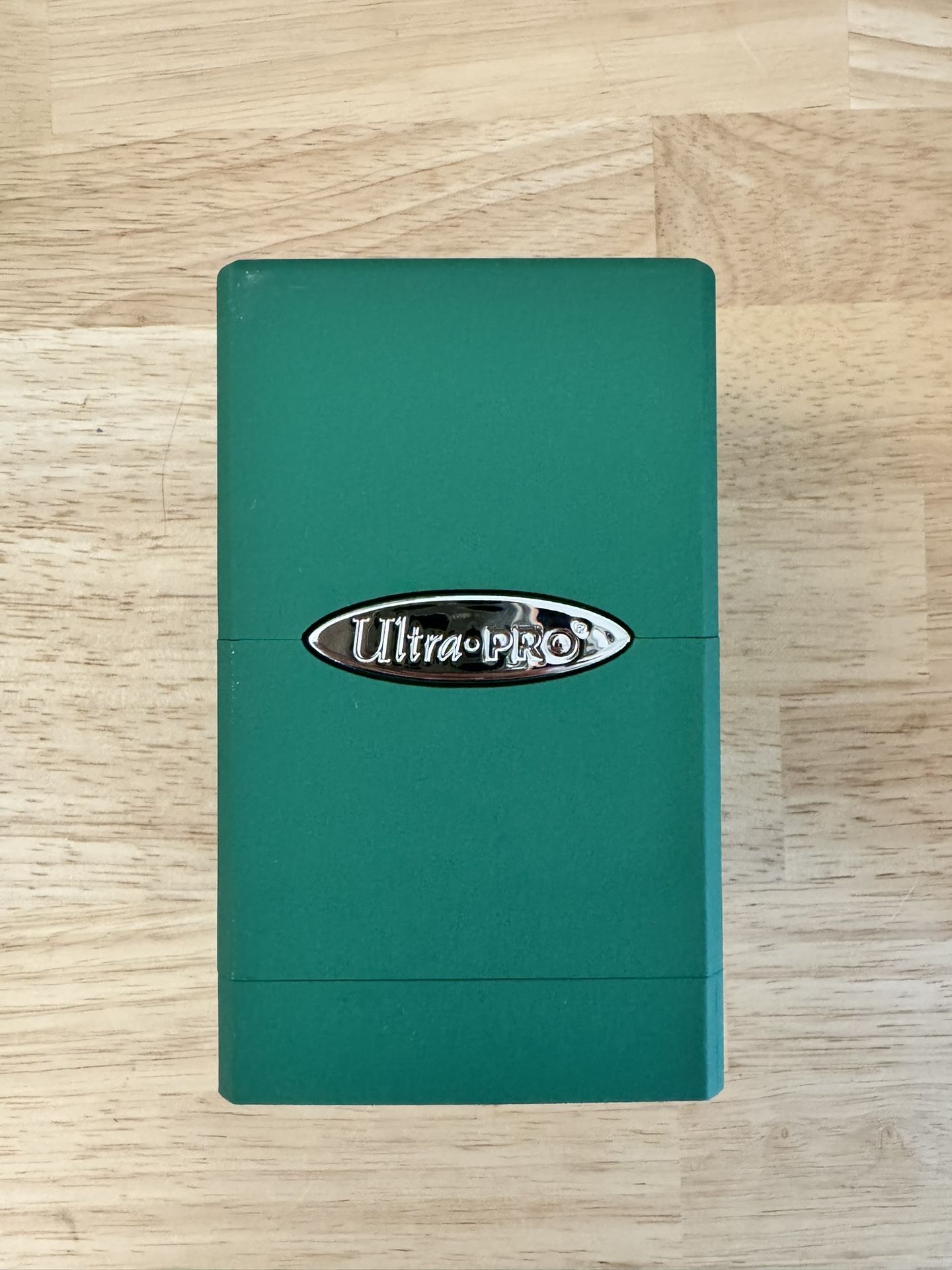Ultra Pro Satin Tower Deck Box - Green