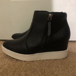 Women’s Size 9.  2 Inch Heel Boots 