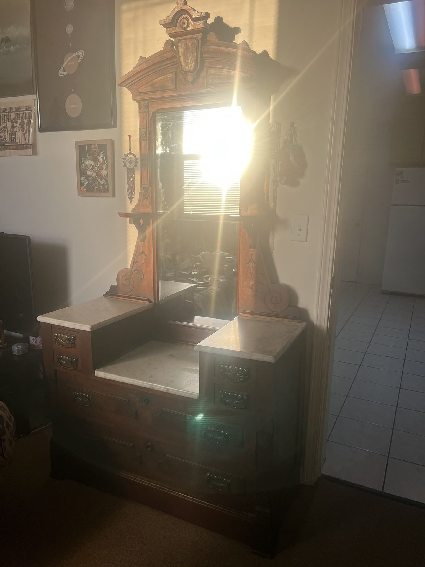 1800s Eastlake Dresser With Long Mirror 🪞 