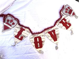 Valentine Garland By Dee Foust