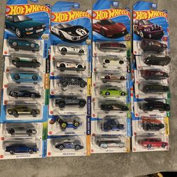 27 Hot Wheels Lot