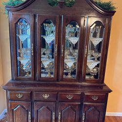 Vintage Wooden China Cabinet / Hutch