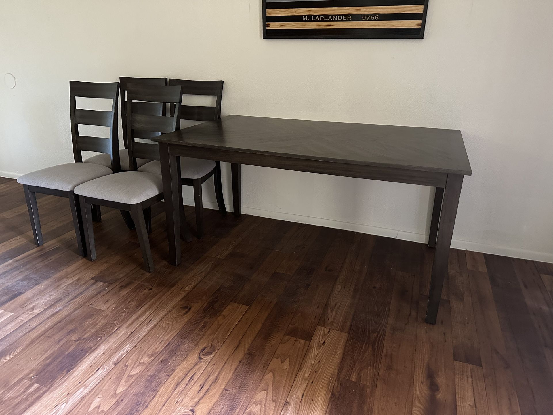 Dining Room Table & Chairs