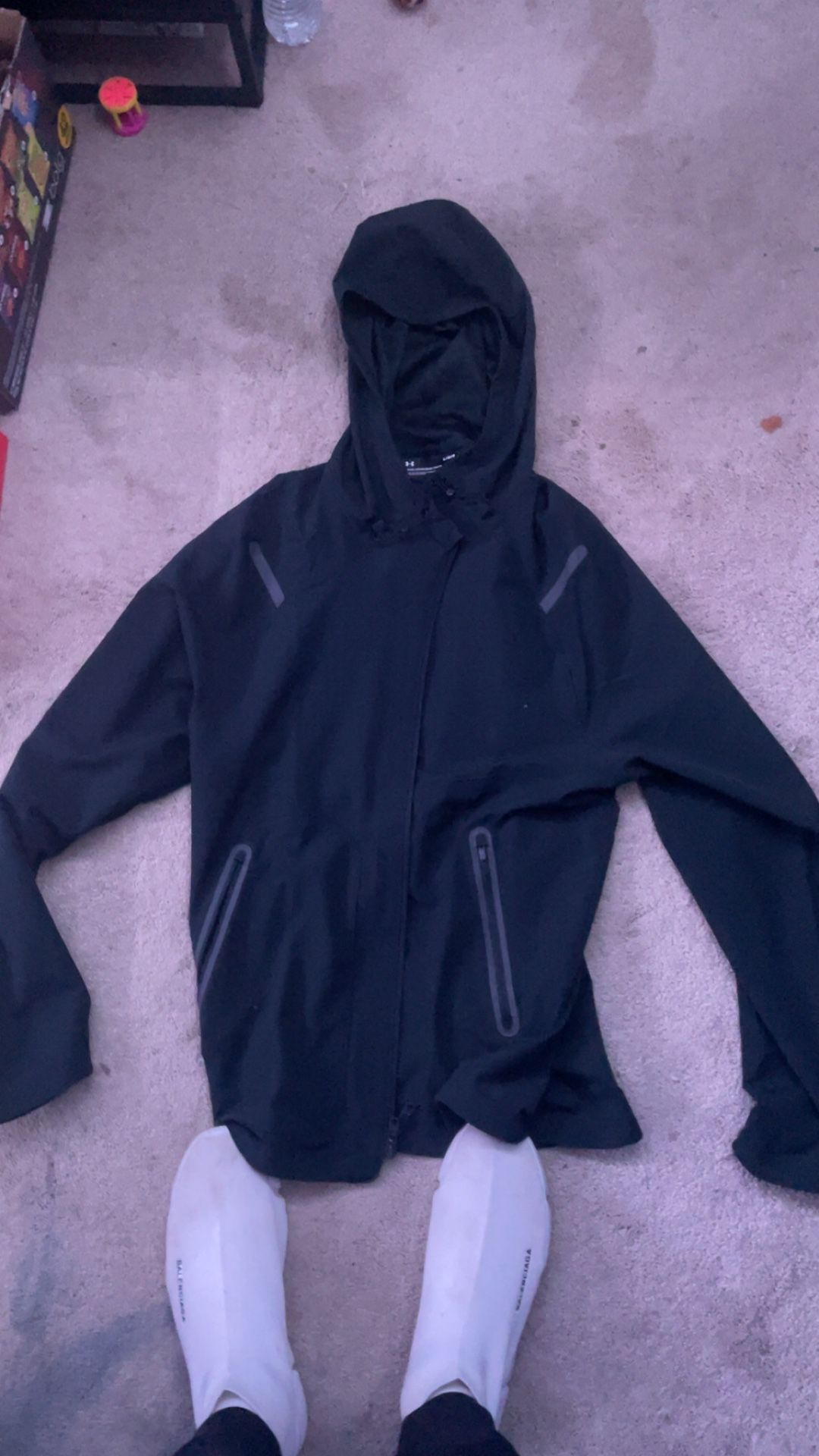 UA Windbreaker Large