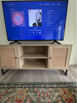 Rattan & Wood 2-Door TV Cabinet Light Oak