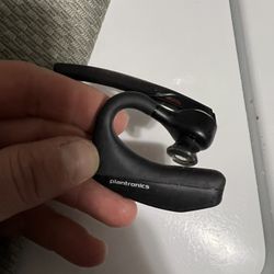 Plantronics- Voyager 5220 Bluetooth Headset