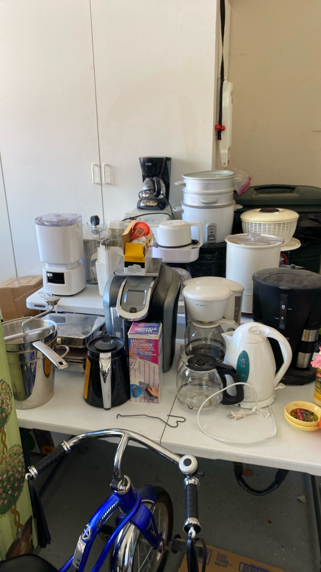 Miscellaneous Kitchen Items, Coffee, Pot, Ice Cream Maker, Onion Machine, Rice Cooker, Salad, Spinner Bread, Maker Juicer