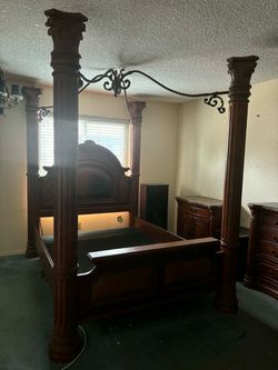 Queen bedroom set