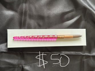 Paintings and nails accesories