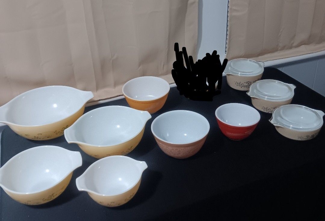 Vintage Pyrex Bowls Lot