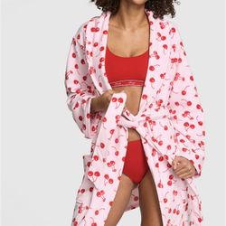 PINK VS Cozy Plush Robe