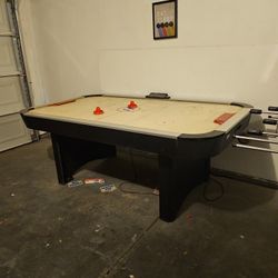 Air Hockey Table
