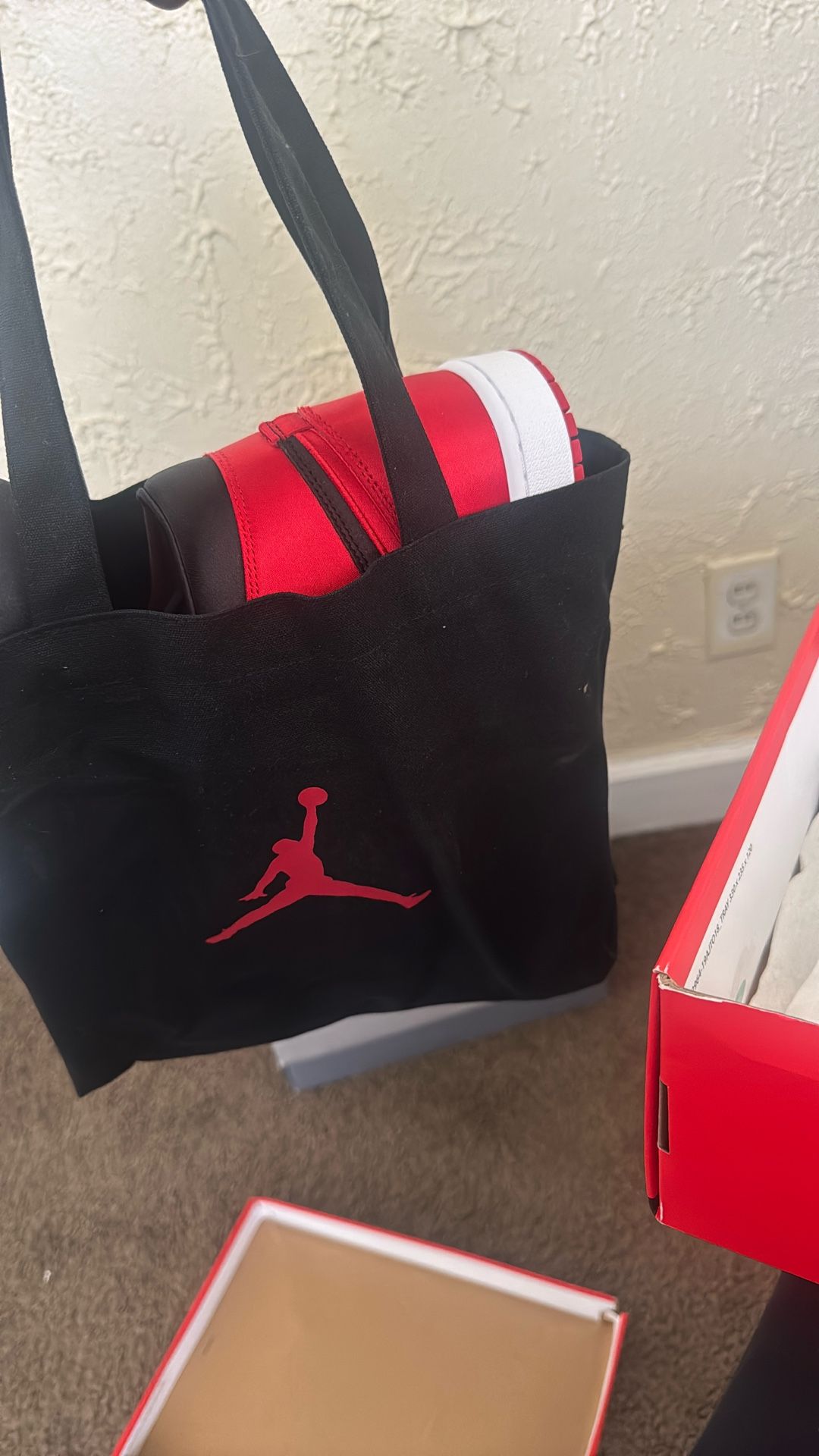 Air Jordan Retro 1 OG Satin