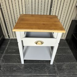 Nightstand with drawer Classic Style Solid Wood, Bedside Table With Storage Shelf Modern BRAND NEW BEAUTIFUL Dimensions W19”H24.5” D14” price is $45