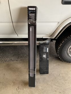 Thule Roof Rack Complete Kit - 43” Bars & 460R Podium Foot Pack (Brand New)