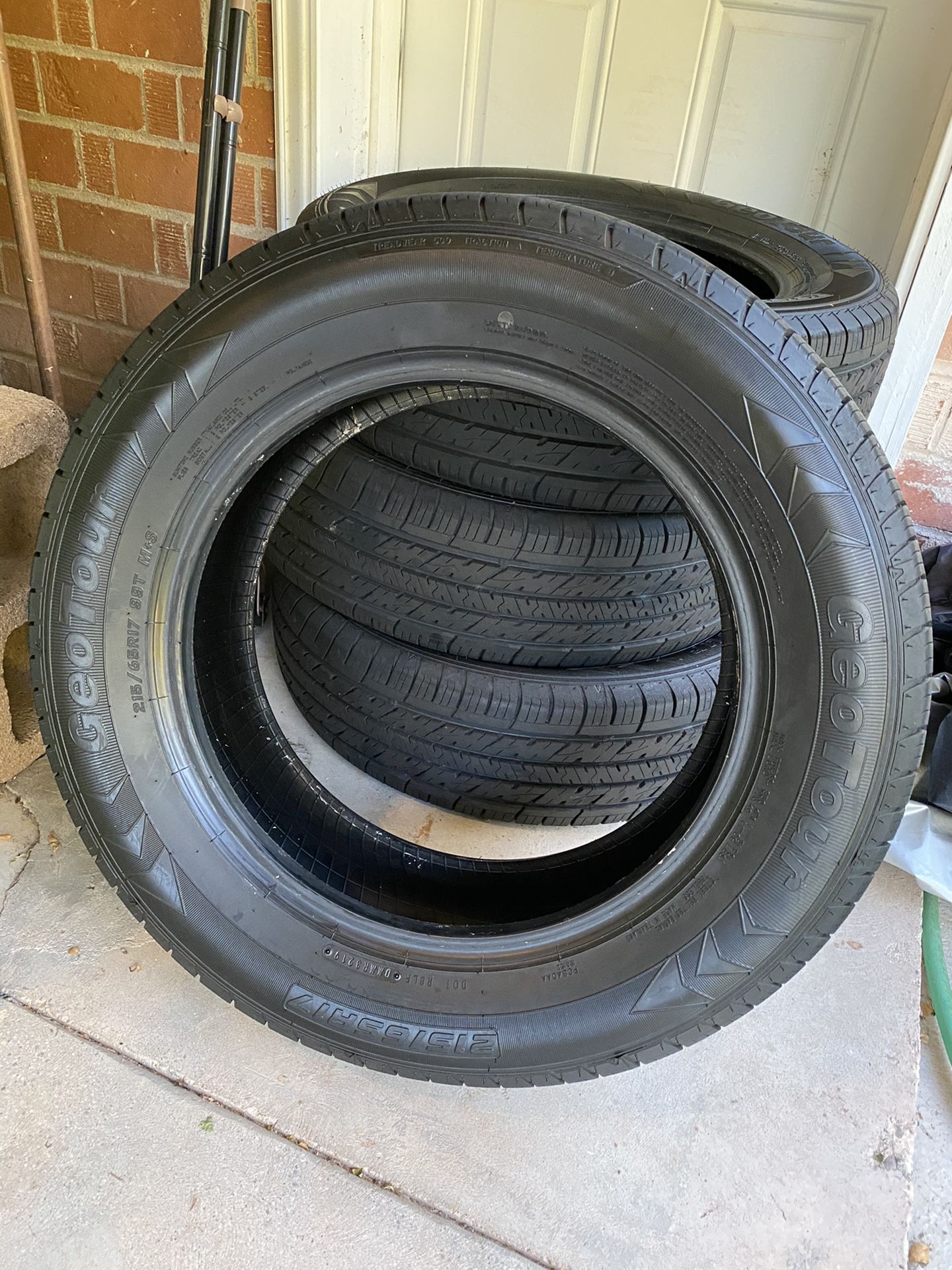Geotour tires brand new 215/65R17