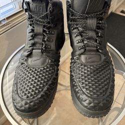 Size 15 - Used Nike Lunar Force 1 Duckboot