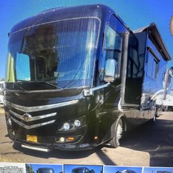2012 Monaco Knight 40PDQ 4 SLIDES 