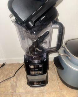 Ninja Blendar/ Smoothie Maler