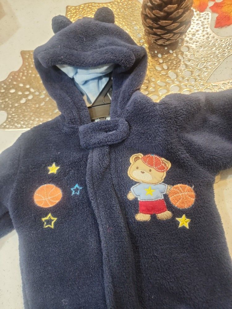 Cute Baby 2pieces Warm And Soft , Size 6/9Months, Pick Up Palmdale Ca