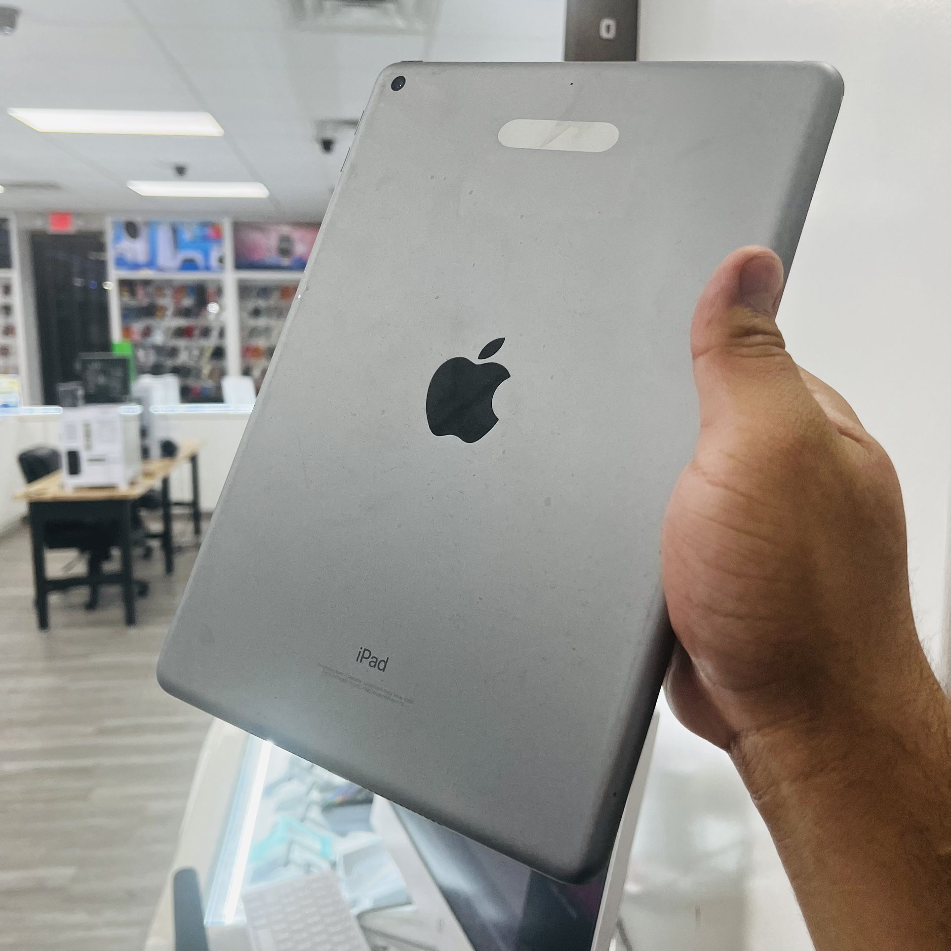 iPad 6th Gen 32GB WiFi