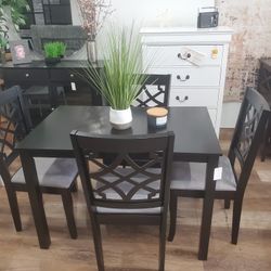 Black 5pc Dining Set With 4 Chairs With Fabric (New)
