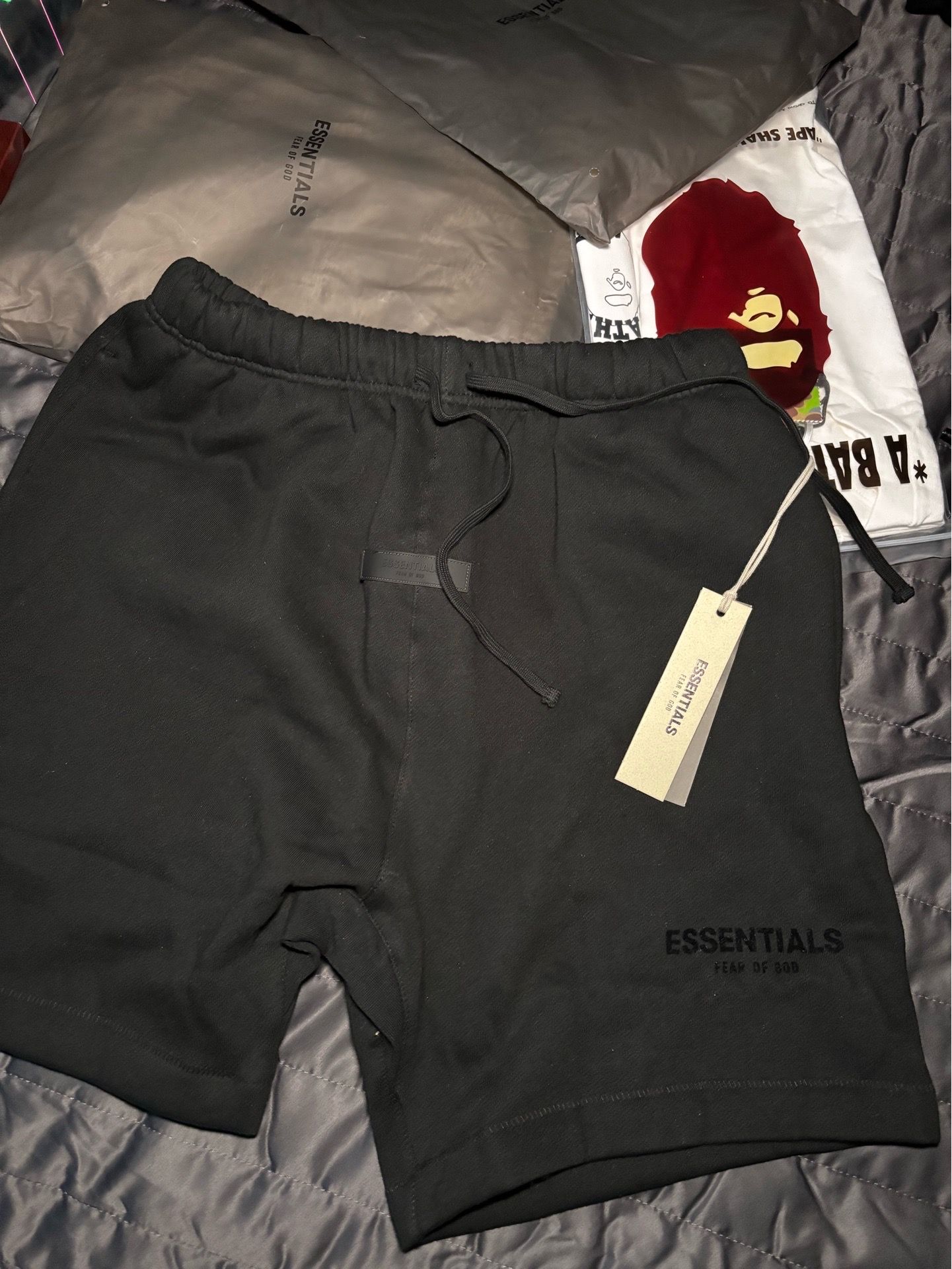 Essential shorts black and grey