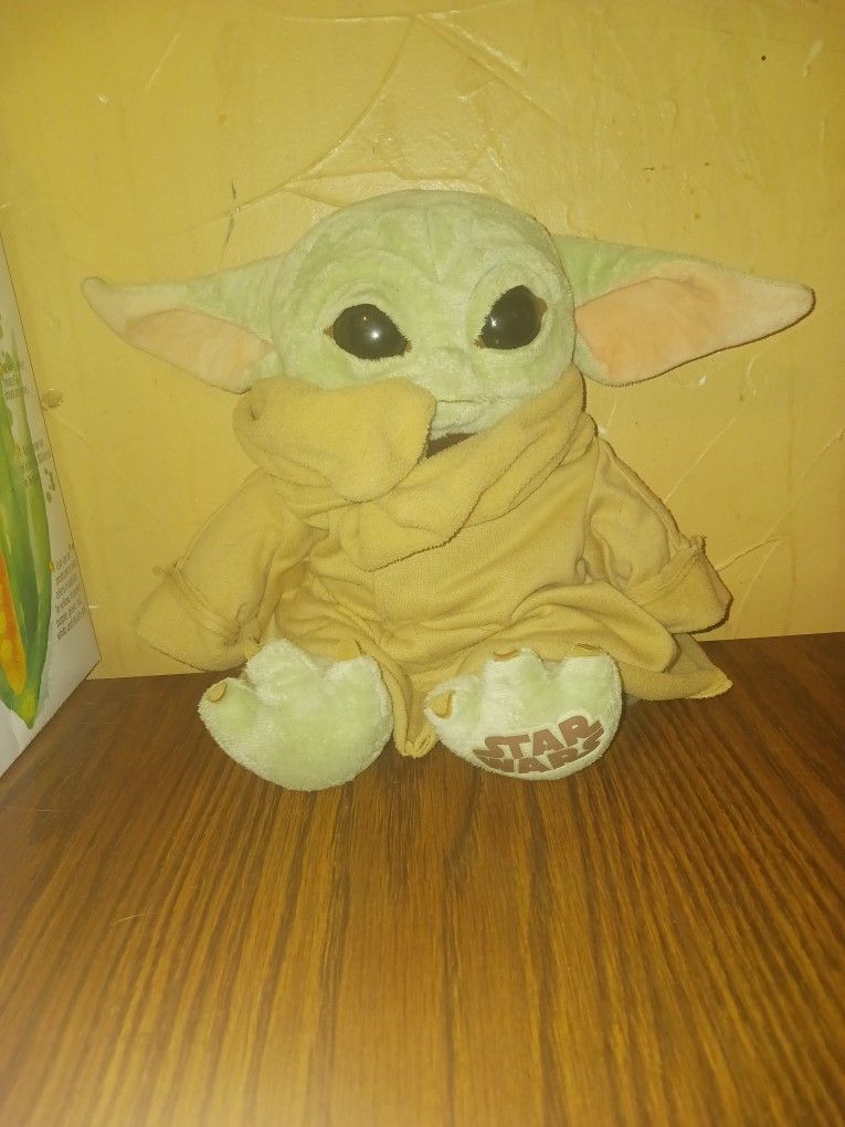 Baby Yoda Stuffed Animal (STAR WARS)