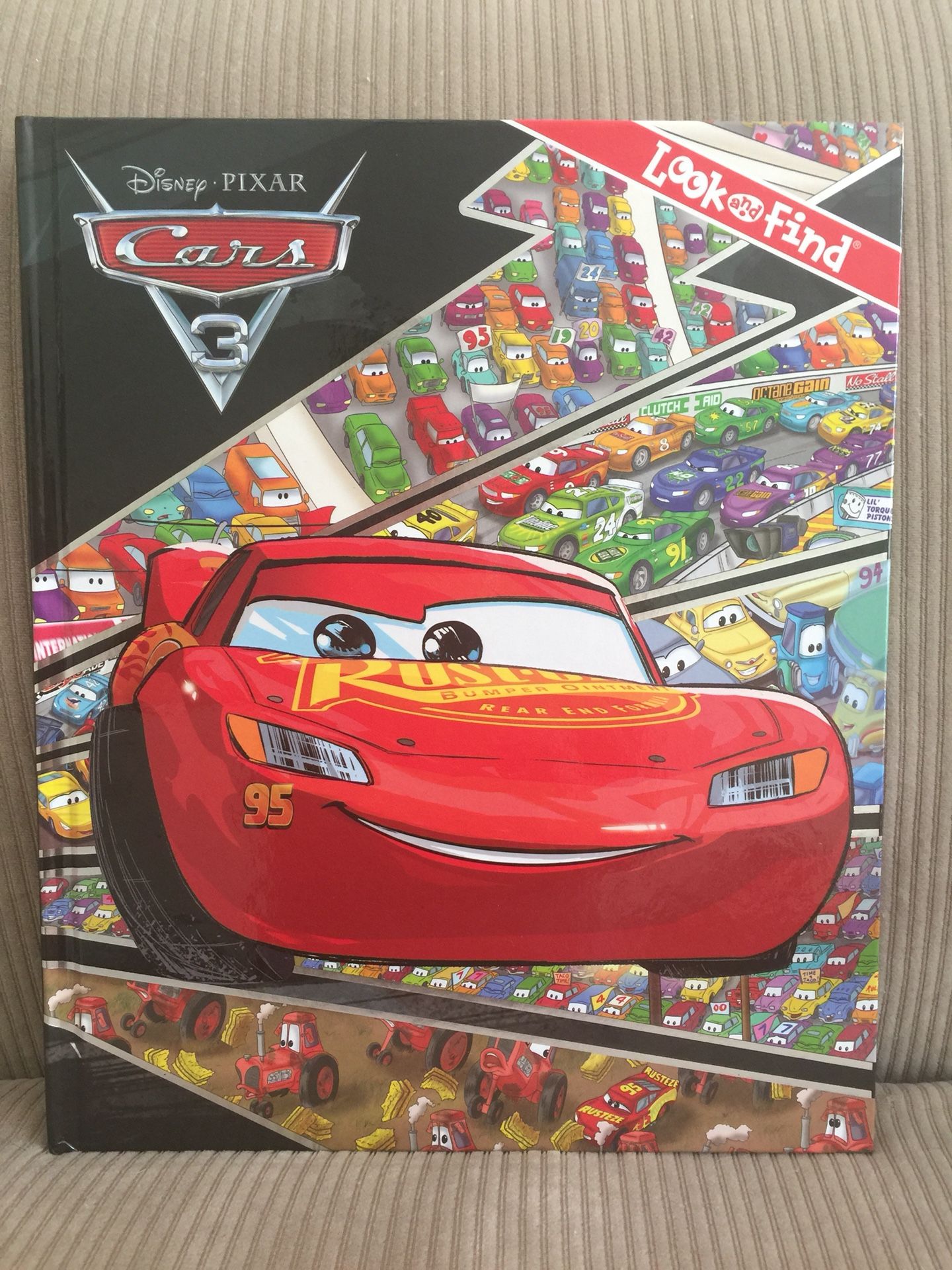 Disney Pixar Cars 3 Look and Find Hardcover Book..Brand New
