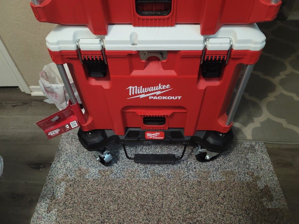Brand New Milwaukee Packout Cooler $220 Pickup In Oakdale