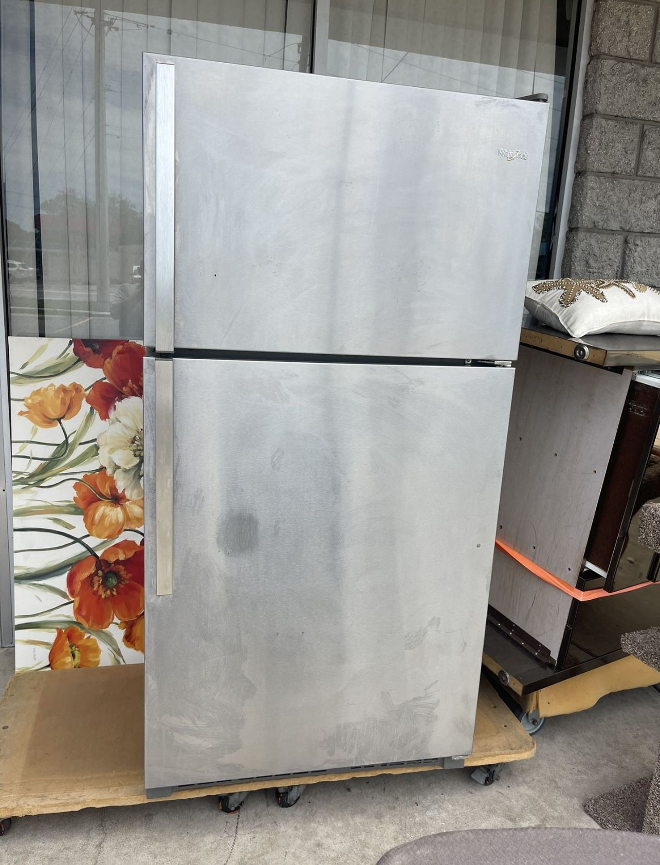 Whirlpool 20.5 cu. ft. Top Freezer Refrigerator in Monochromatic Stainless Steel. works perfectly.