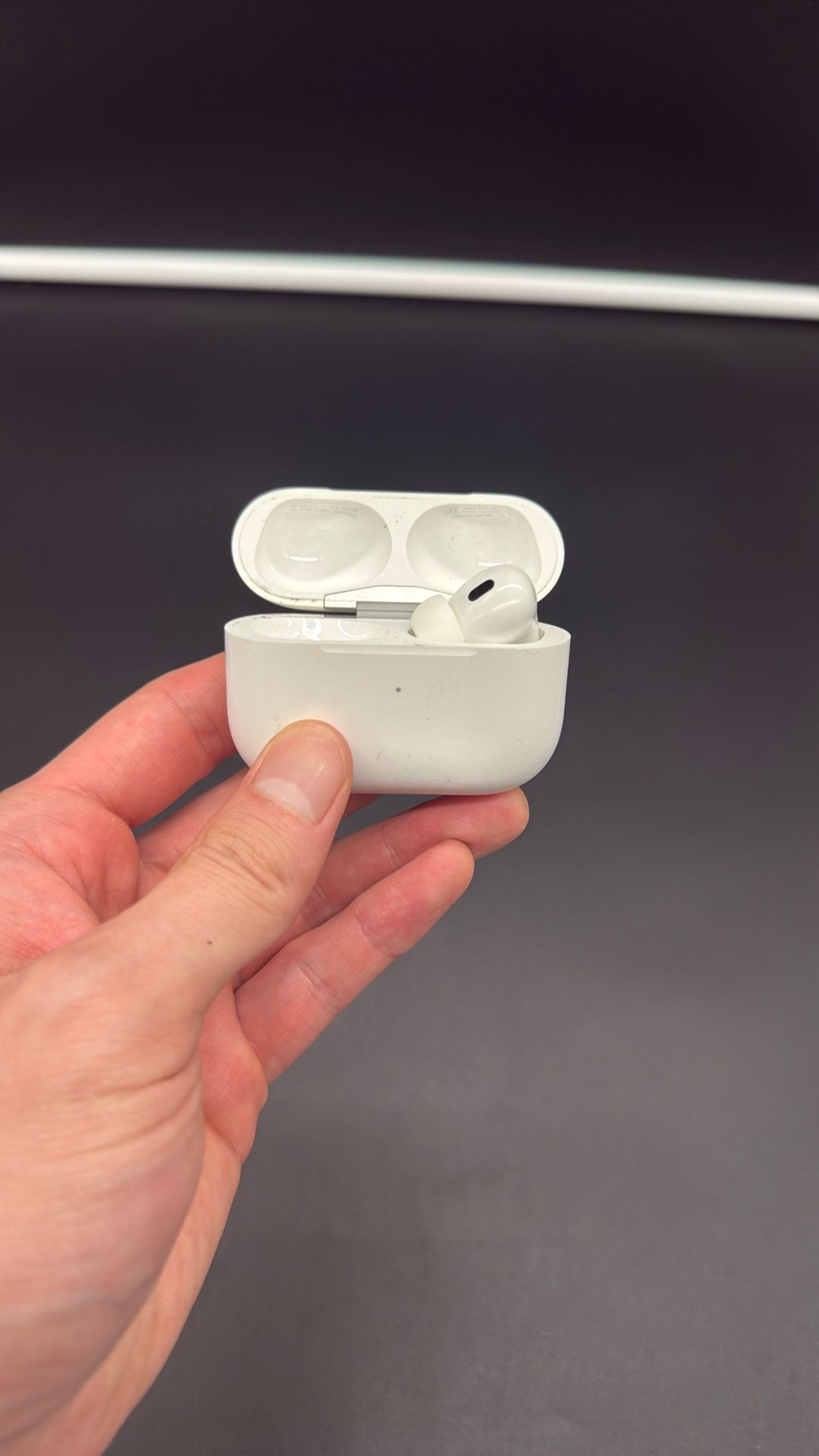 AirPod Pros 2nd Gen (Used) - Missing Left AirPod 
