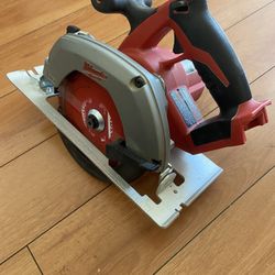 Milwaukee 6-1/2 Inch Circular Saw