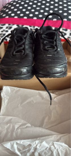 Nikes shoes kids size 2 black shoes