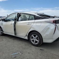 Parting Out 2016 Toyota Prius Paint 070/EA40