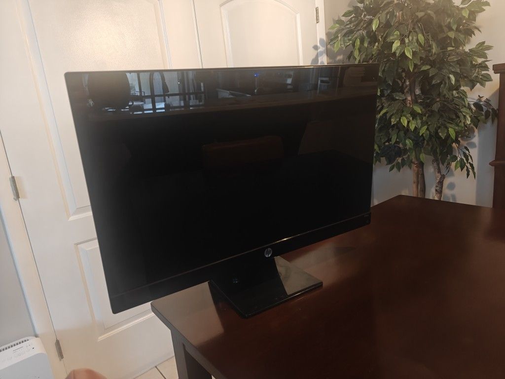 HP 27vx 27-inch LED Backlit Monitor.