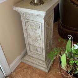Large pedestal