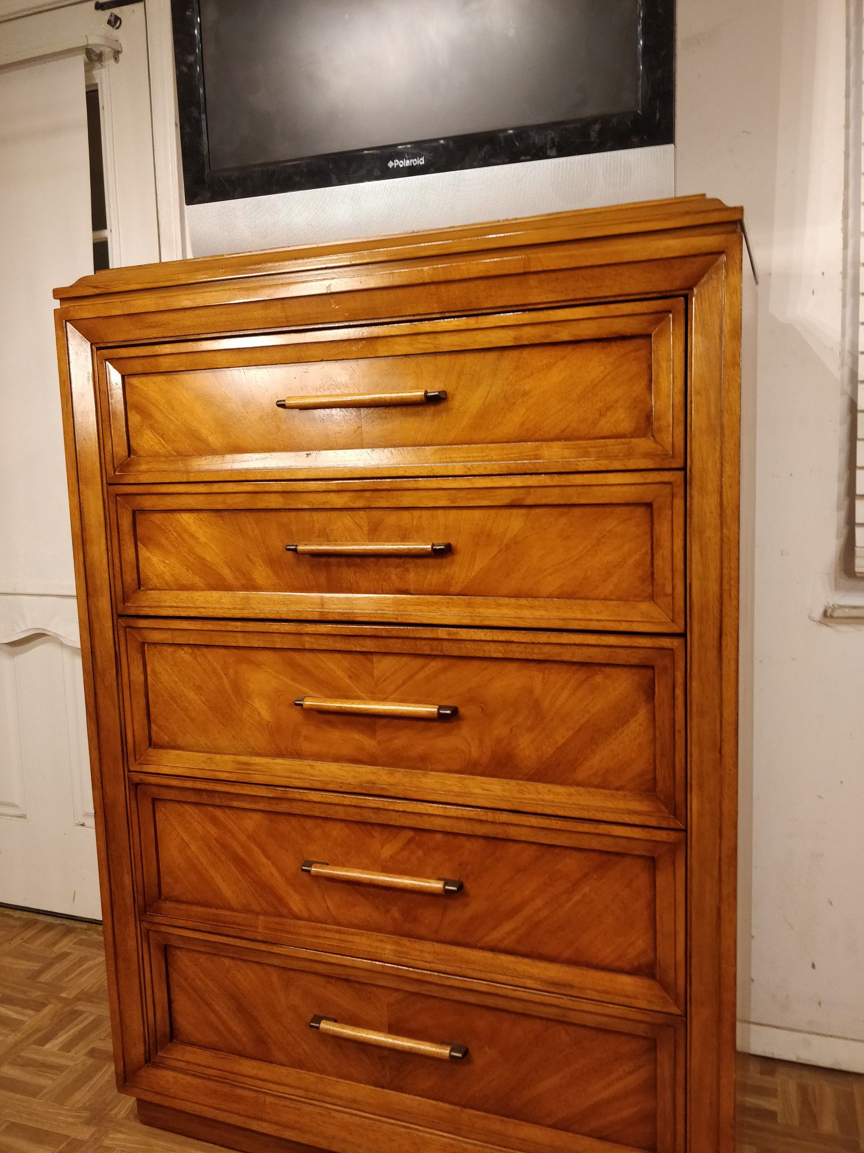 Big Wooden chest dresser with big drawers in great condition all drawers working well dovetail drawers driveway pickup. L38"*W18"*H54"