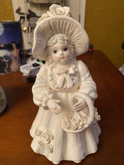 Porcelain Figurines. 