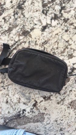 Lululemon small bag