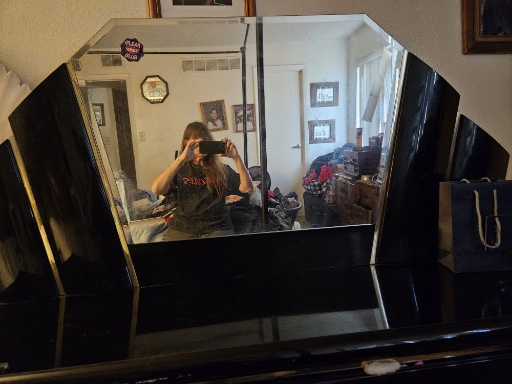 Six Drawer Dresser With Mirror