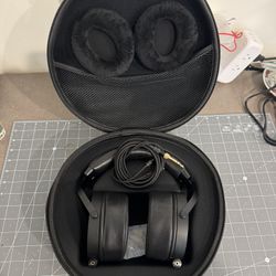 Monolith M1070 Planar Headphones