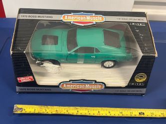 1:18 Scale Ertl American Muscle #7280 Die-Cast 1970 Boss Mustang - Green/Black